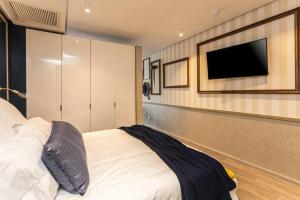 Elegant 1-Bed with City Views, No Loadshedding