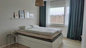 Green Getaway - near Helsinki Vantaa Airport, top-floor, free parking & wifi