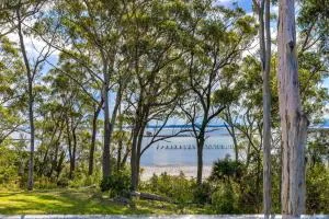 Woodlands Water Front Soldiers Point- Ground Floor - Lemon Tree Passage