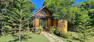 Uphill Cozy Cabins in an Island Lake for Family getaway