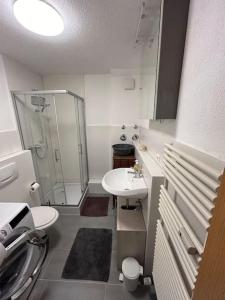 Kirchdorf Lounge - komplette moderne Ferienwohnung mit Parkplatz nahe A7