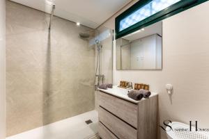 Poolside 2 Bedroom Retreat