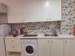 Stylish Apt Kato Paphos Close to Beach & Vibrant Harbor Life