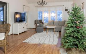 Arctic Circle Home close to Santa`s Village