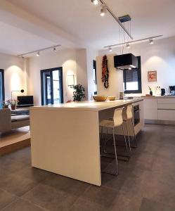 An elegant apartment at the foot of the Acropolis