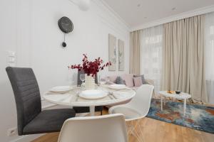 Comfortable Apartment in Warsaw Wola by Renters