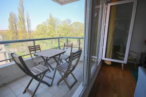 Apartment in residence with balcony and parking