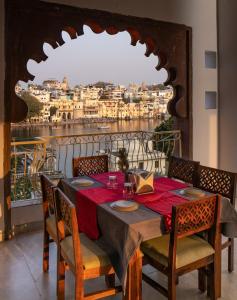 DERA PICHOLA- A Lake Facing Boutique Hotel