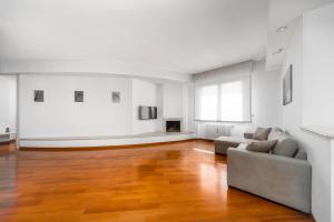 Attico Dolce Vita by BarbarHouse