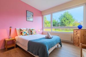 Appartements 2 BR apartment with parking, 5 minutes from Lille : photos des chambres