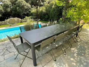 Maisons de vacances Villa avec piscine en Provence : photos des chambres