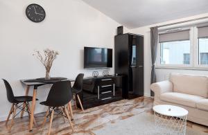 Warta River Cosy Studio by BookingHost