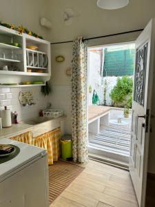 Cozy house with backyard at Iraklio Attikis