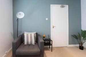 The Races, Portland Place.