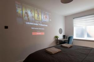 The Races, Portland Place.