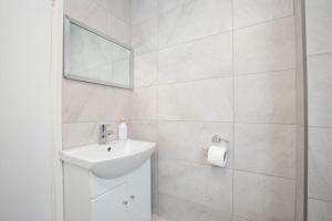 The Races, Portland Place.