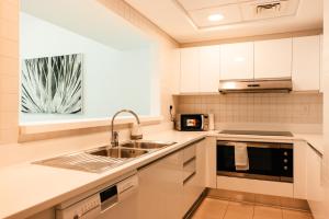 Seaside 2BR wz Panoramic Sea Views & Pool Paradise - 19AB02