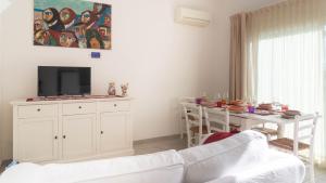 Porto Corallo Seafront img30