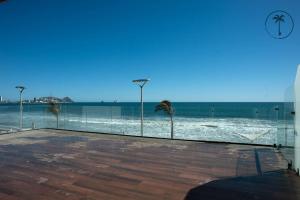 Stylish Apt. w Rooftop, Infinity Pool & Sea View