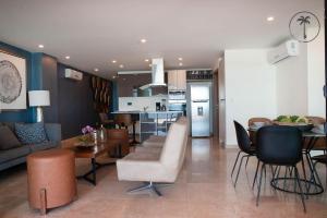 Stylish Apt. w Rooftop, Infinity Pool & Sea View