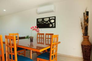 Spacious Apartment with Private Balcony & Ocean View - Brujas