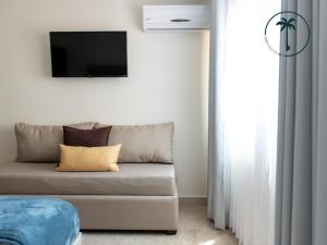 Moderno condominio con vista al mar!