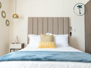 Moderno condominio con vista al mar!