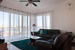 Spacious Apartment with Pool Facing the Ocean in Mazatlán - Marina