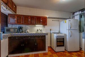 2 BDR Apartment with Ocean View in Avenida del Mar