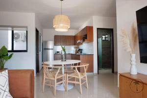 Comfy Apartment with Stylish Furnishings & Private Balcony - Antigua