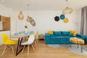 Marynarska Modern Apartment with Parking by Noclegi Renters