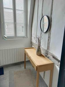 Appartements La Parisienne - Maison centre Compiegne. : photos des chambres