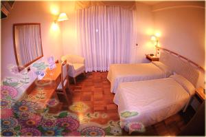 Twin Room room in Hotel Meeting