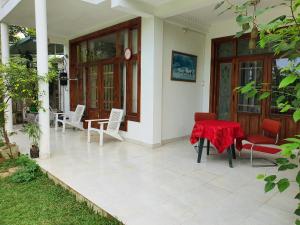 GreenHeart- Family Room-Micro Apartment, AC- Hot W, Garden View, separate Varanda & Dining Area - Travel Awards 2025