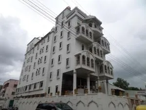 Hotel Raj Palace - Ahmednagar