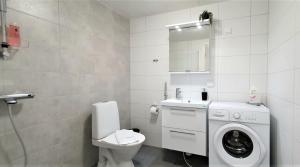 Kotimaailma Apartments - Kaunis 10 kerroksen parvekkeellinen yksiö - Peltokatu