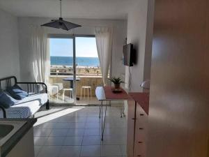 Miami 402-Estudio situado en primera linea de mar