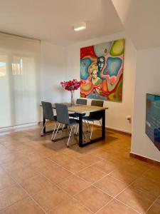 Casa con jardín, wifi, aire acondicionado, piscina