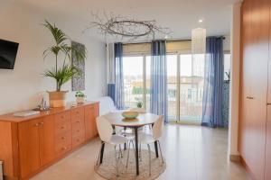 Costa Brava acollidor apartament amb gran terrassa per a 3 persones