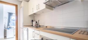 Golf Resort - Apartment - Sleeps4 - Pool - Parking