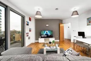 Modern Serviced 3-bedroom flat in East London - Londýn