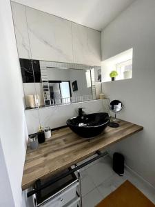 Appartements Escale Concarnoise, Confort et Centre ville a pied : photos des chambres