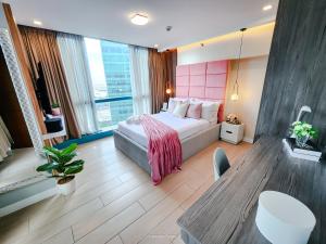 Angeliz Suites, Spacious Open Plan and Spectacular View at the 19th, Walk to Uptown Mall