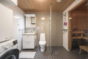 Saunallinen kaksio autohallipaikalla