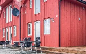 2 Bedroom Lovely Home In Sjernarøy - Kro