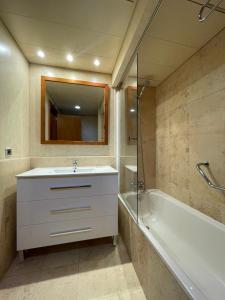 Vista jardín en Urb. Jardines de Isla Canela.