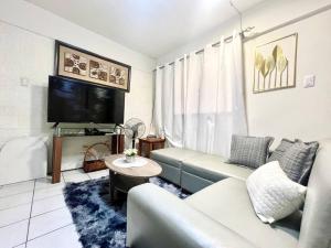 Suite Dreams Staycation - Cozy 2-BR - Wi-Fi Garden Kitchen