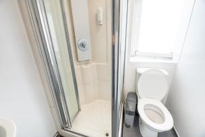Bed in 18-Bed Mixed Dormitory Room with External Shared Bathroom room in St Christopher's Hammersmith
