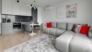 Lion Apartments - Neapol II Premium Apartments with Parking in the Center of Gdańsk