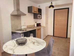 Appartements Citadella confort moderne au centre de Calvi : photos des chambres